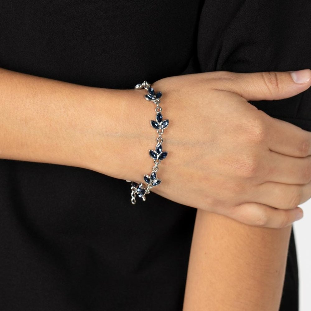 Gala Garland - Blue